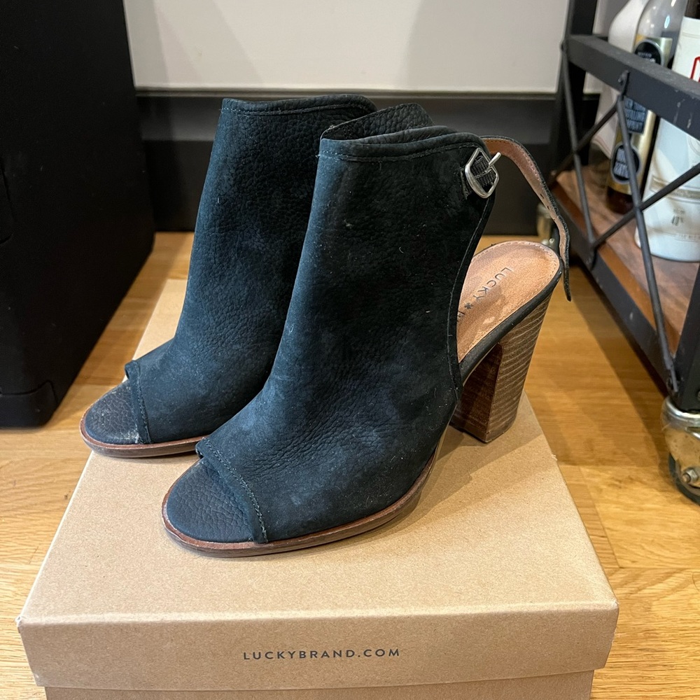 Lucky Brand Lisza Open Toe Bootie, 6.5, black